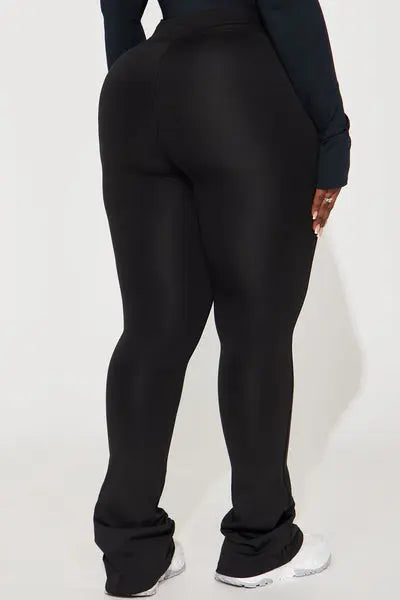 https://cdn.shopify.com/s/files/1/0293/9277/files/11-22-23Studio3_RA_IM_10-20-18_3_M4892_Black_P_27877_PLUS_JB_JB.jpg?v=1749589105&with=400&height=600
